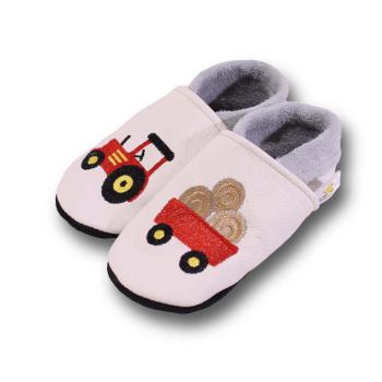 Krabbelschuhe roter Trecker mit Anhänger weiß